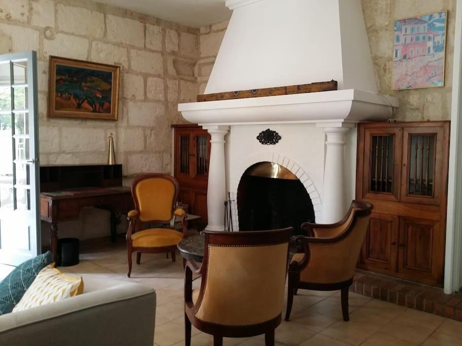 Maison Dans Un Mas Le Moulin Piot 벨레가르데 외부 사진